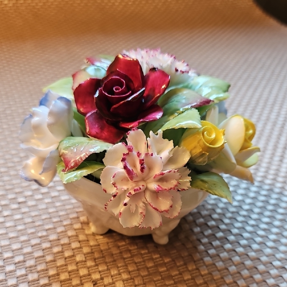 Royal Doulton Bone China Flower Basket Made In England Vintage Excellent
